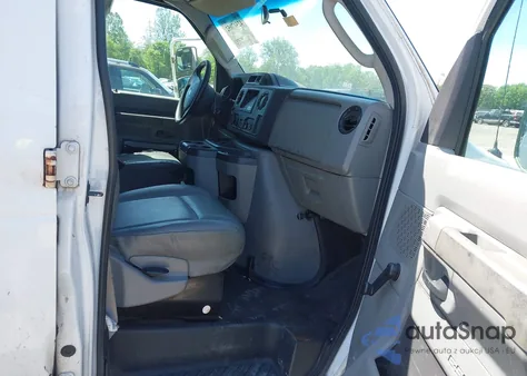 2011 Ford E-350 Super Duty Commercial z USA, uszkodzony, nr VIN 1FDSS3EL7BDA76197